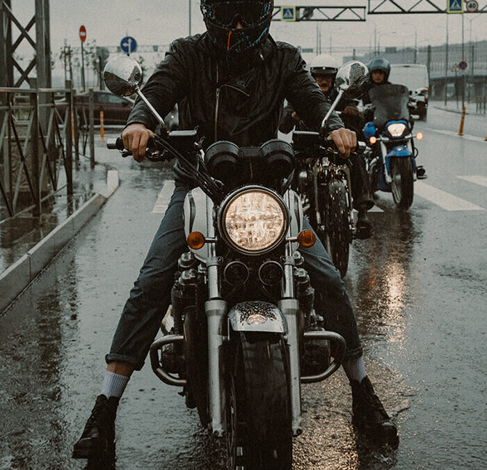 Motard en colère contre l'instauration du contrôle technique